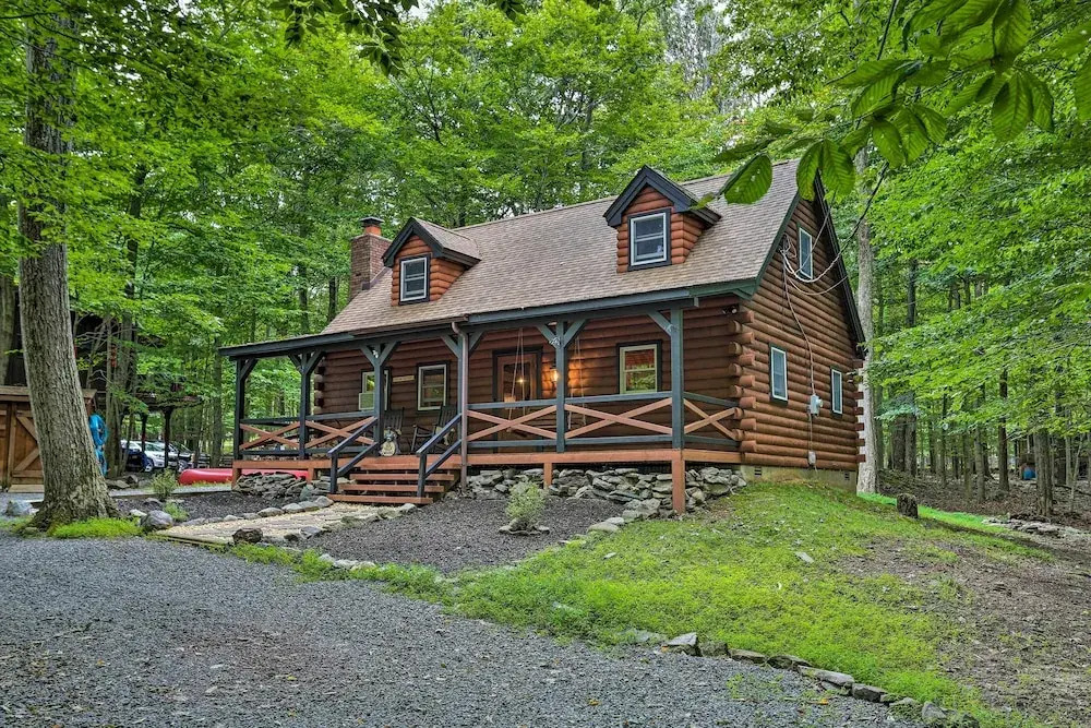 Pocono Log Cabin: Fireplace, Fire Pits & Amenities