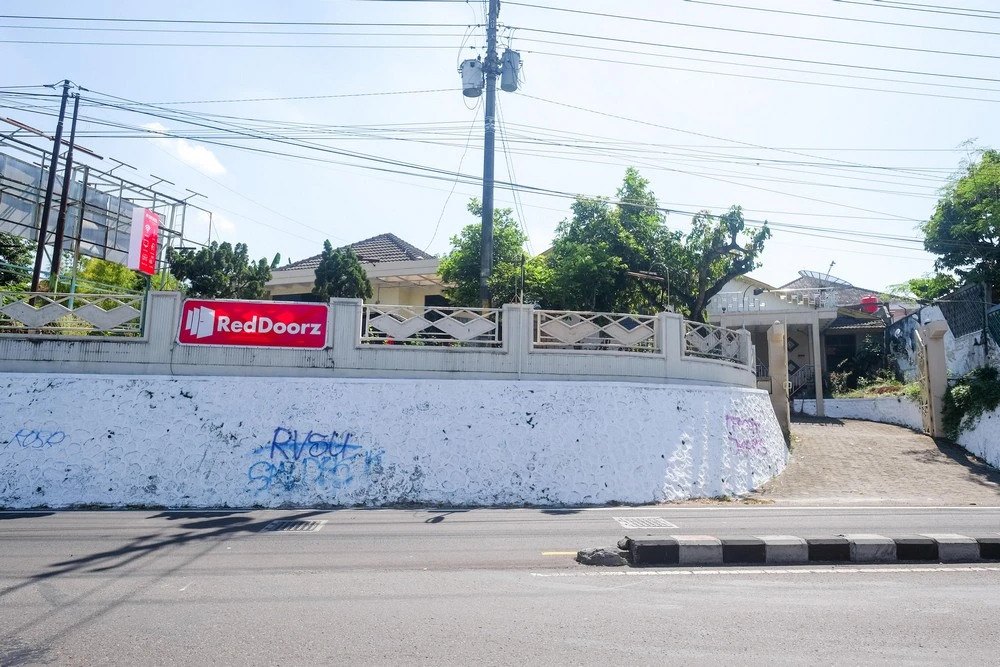 My Cafe Hotel near UGM Yogyakarta Mitra RedDoorz
