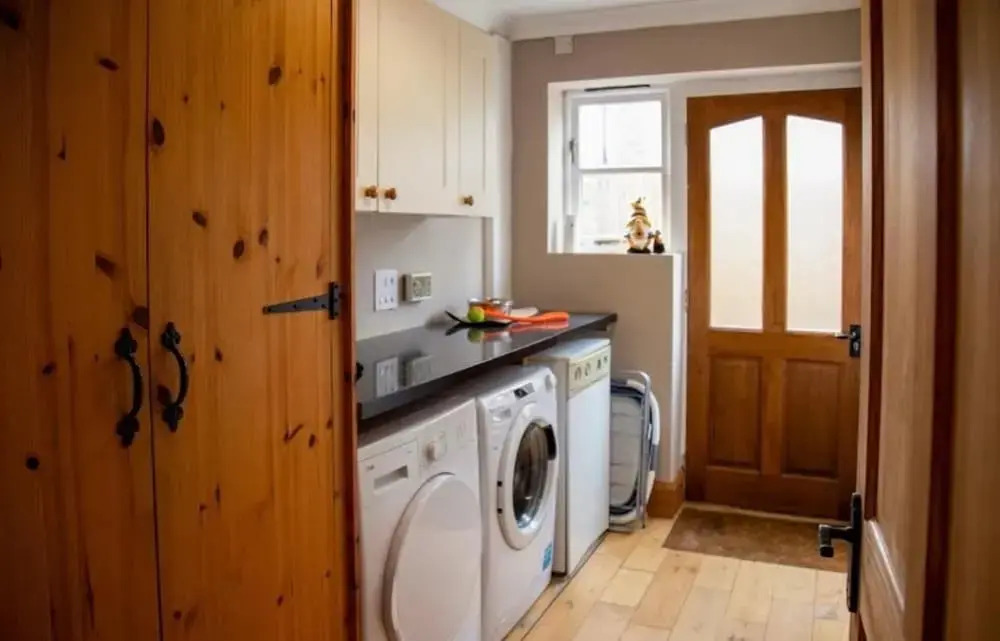 4 Bed - Sleeps 10 - Pets - Parking - Games Room