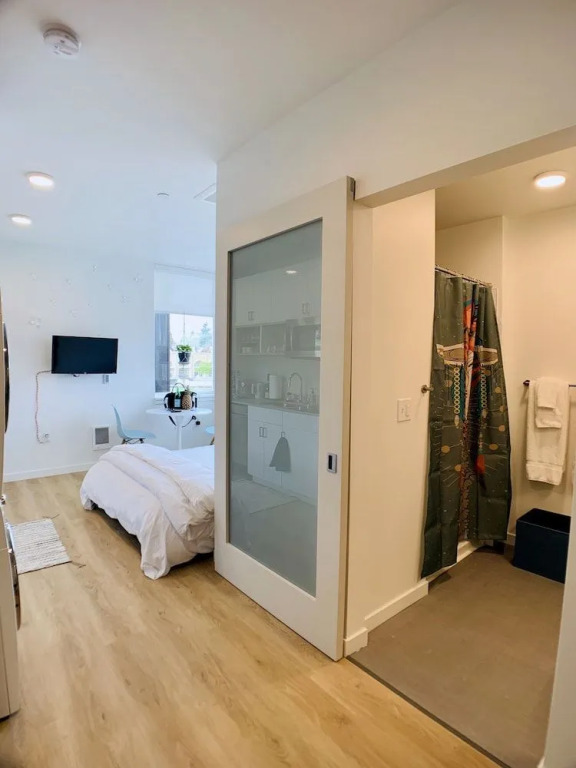 Modern Roosevelt Urban Studio