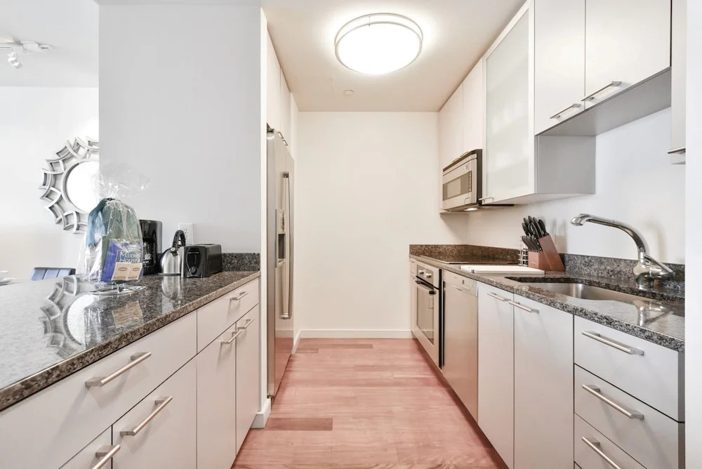 Global Luxury Suites at Boston Garden