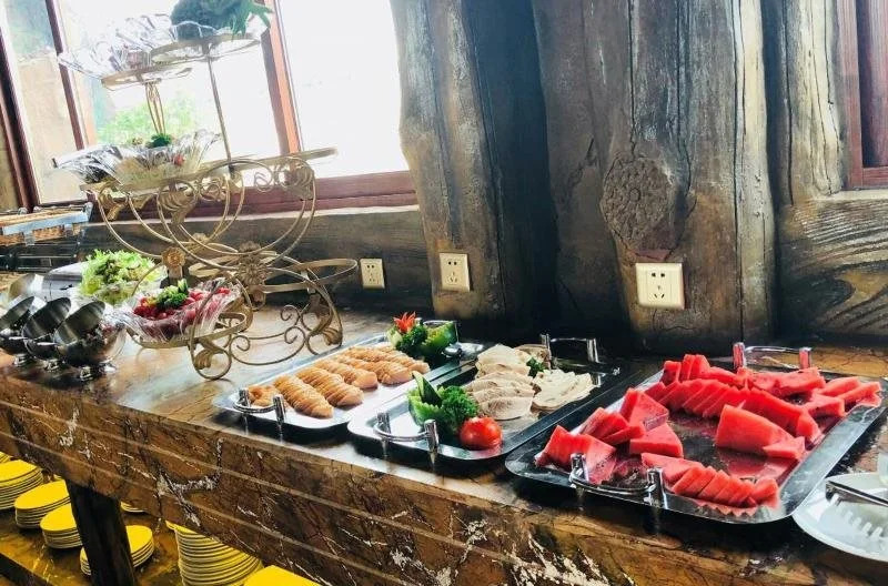 Chuanlord Holiday Hotel