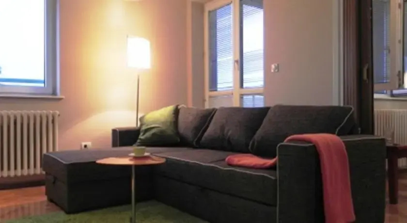 Green Apple Apartment