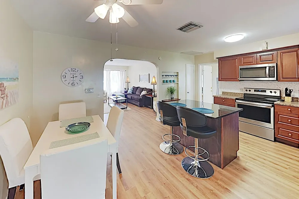 New Listing! Tropical Getaway - 5 Minutes To Beach 2 Bedroom Home