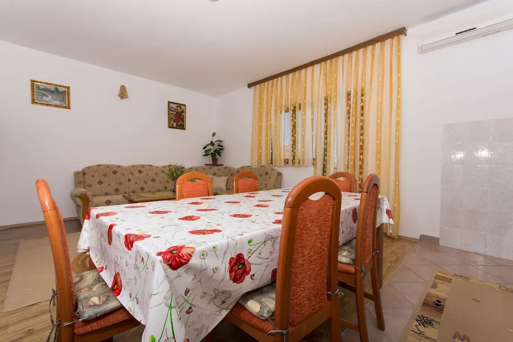 Apartments Ljube
