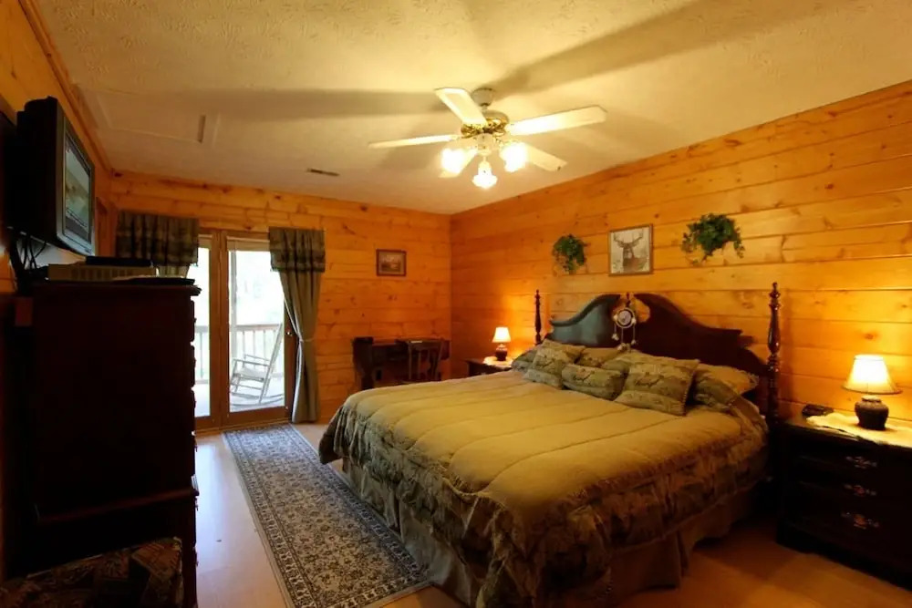 Woodhaven 1741 - Two Bedroom Cabin