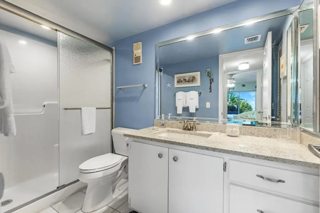 Sun Caper 208, Sleeps 6, Gulf Front, 2 Bedrooms, Elevator, Heated Pool