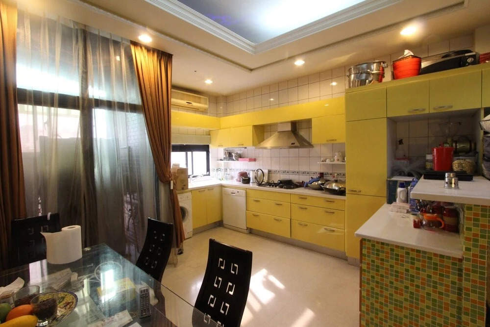 W Villa