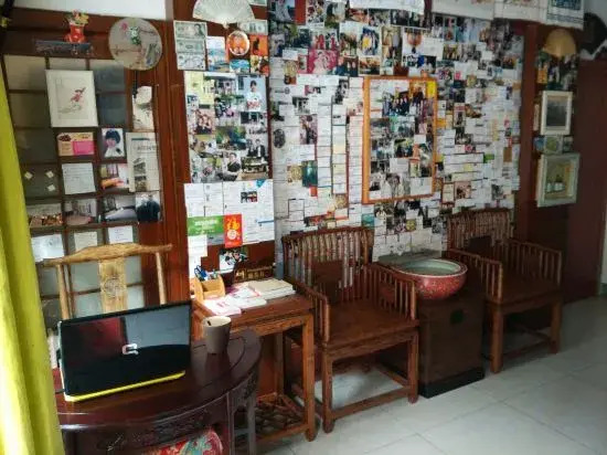 Lou＇s Inn