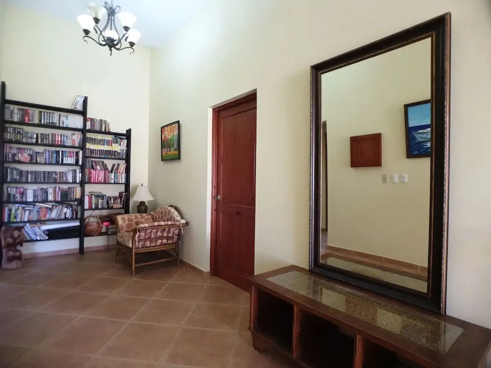 Great Privacy 3 Bedroom Villa Near the Beach