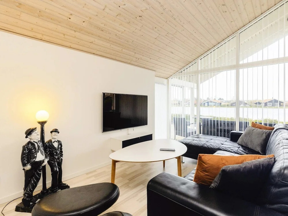 6 Person Holiday Home in Vaeggerlose