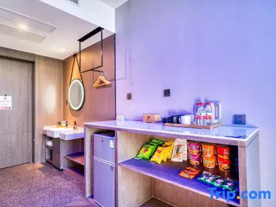 Zhuji Boya Hotel (Shipuwan Seafood Shop, Luxiao Road)