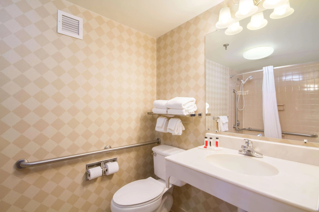 Comfort Inn & Suites Buffalo Airport