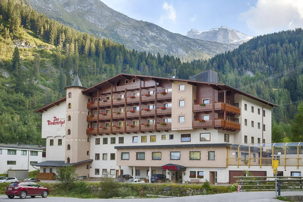 VALARA Alpine Art Hotel