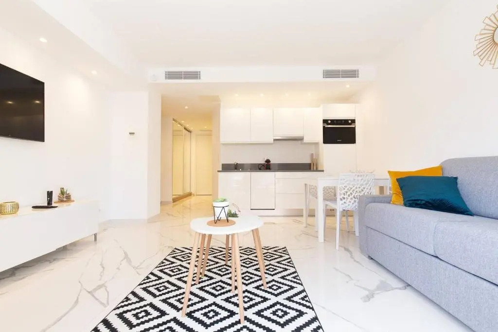 Brand new 2 bedrooms next to Croisette !