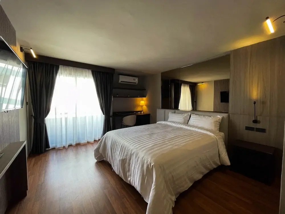 We Hotel