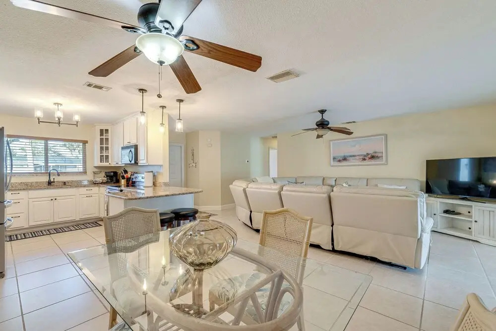 Fishing Dock & Grill: Pet-friendly North Port Home