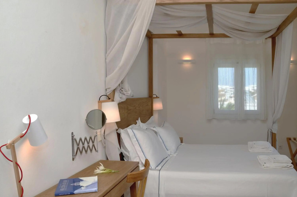 Keros Art Hotel