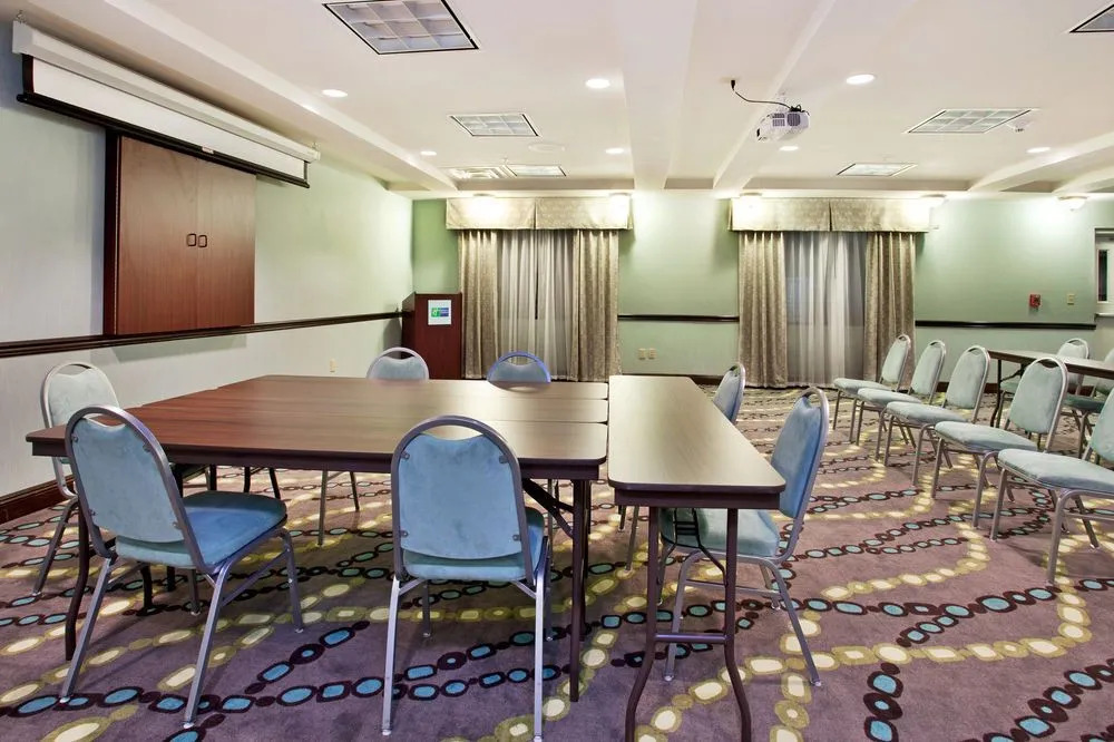 Holiday Inn Express Hotel & Suites Picayune by IHG
