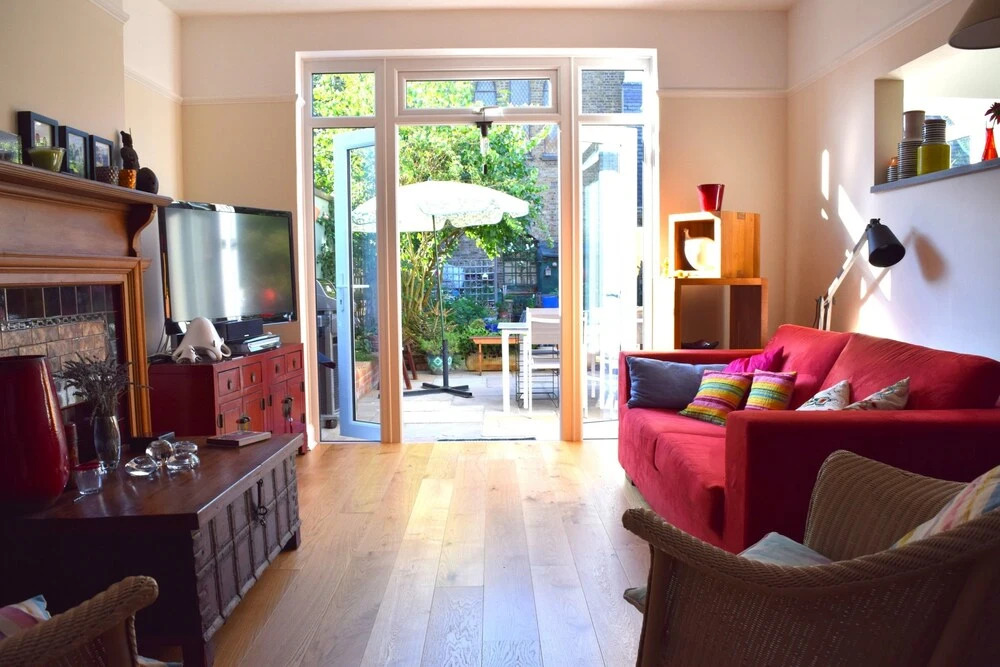 2 Bedroom Garden House in Tooting