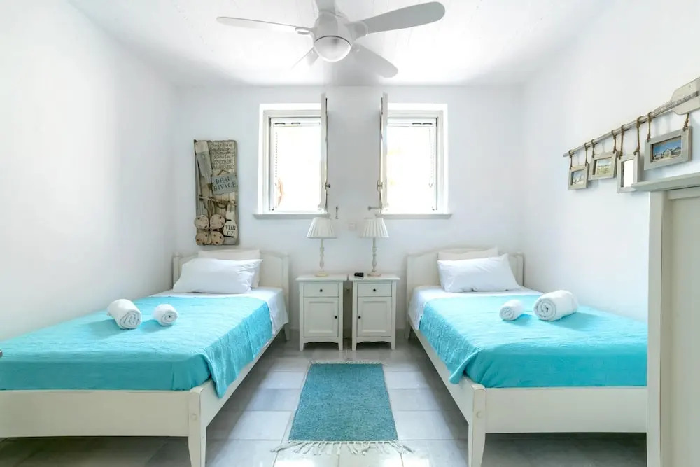 House with 3 bedrooms in Isterni with wonderful sea view shared pool balcony 500 m from the beach