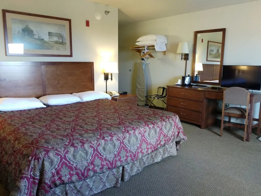 Madelia Hotel & Suites