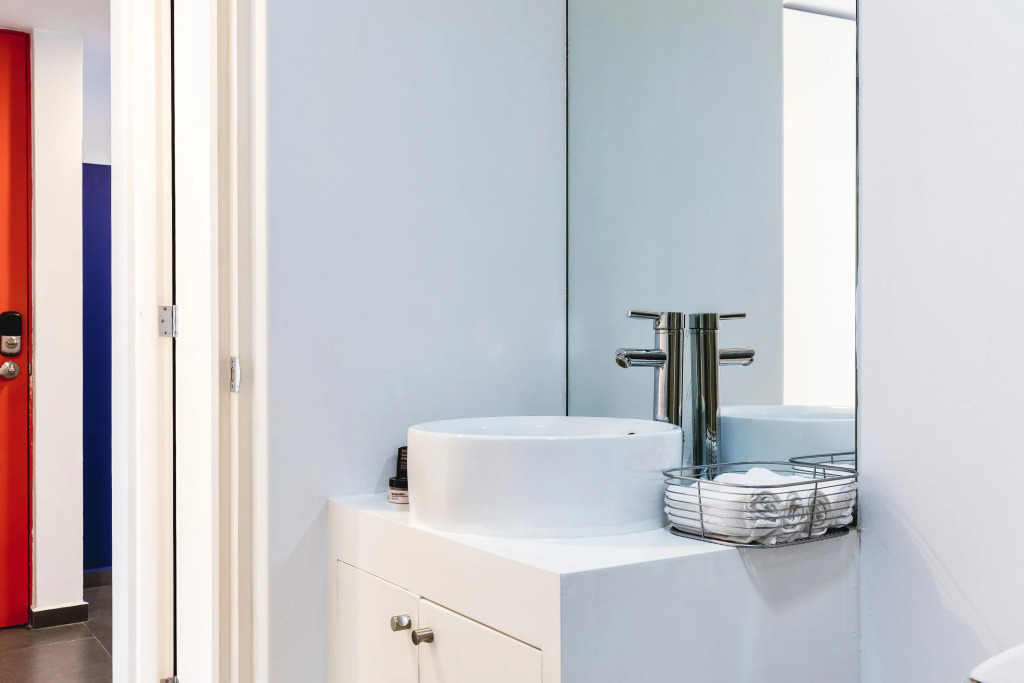 Bright 2BR Condesa Apartment With Balcony