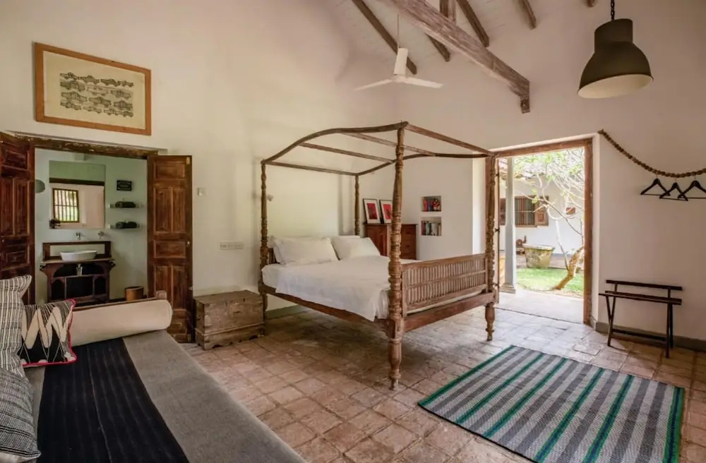 Antique Dutch Period Country House With Far Reaching West-facing Views