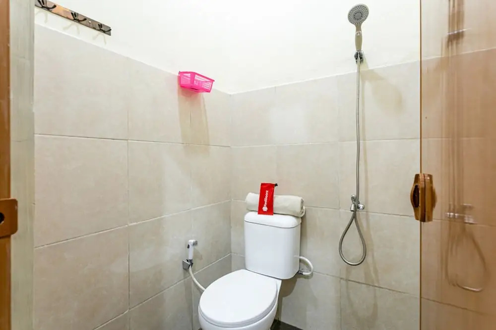 Kost Griya Hotasi by Reddoorz