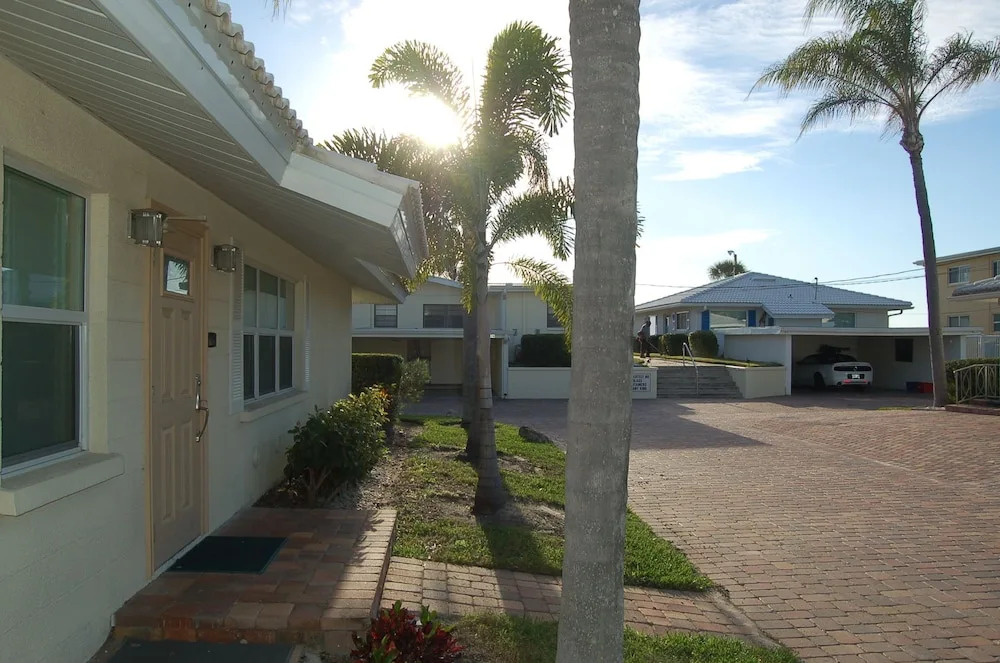 Aloha Kai - Unit 22 2 Bedrooms 2 Bathrooms Apts