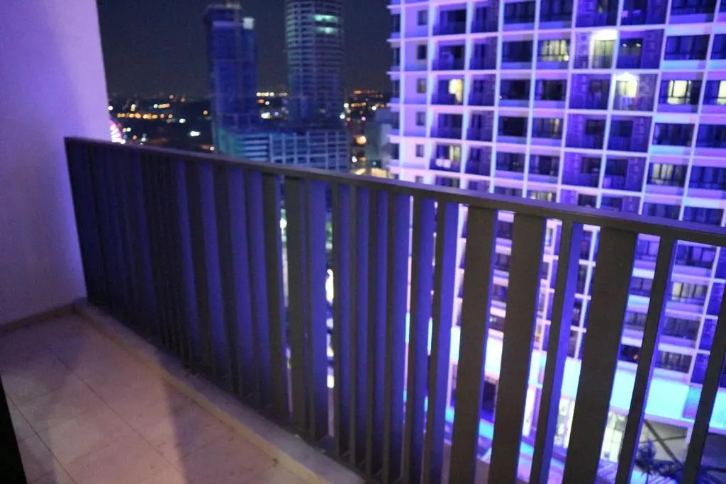 Vince's ICity designer suite central i-city with pool ,wifi free parking