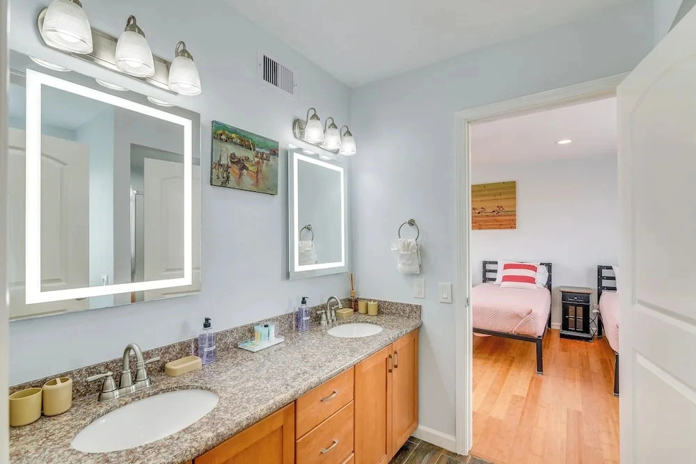 2 Oceanfront Homes w/ Surfside Beach Access