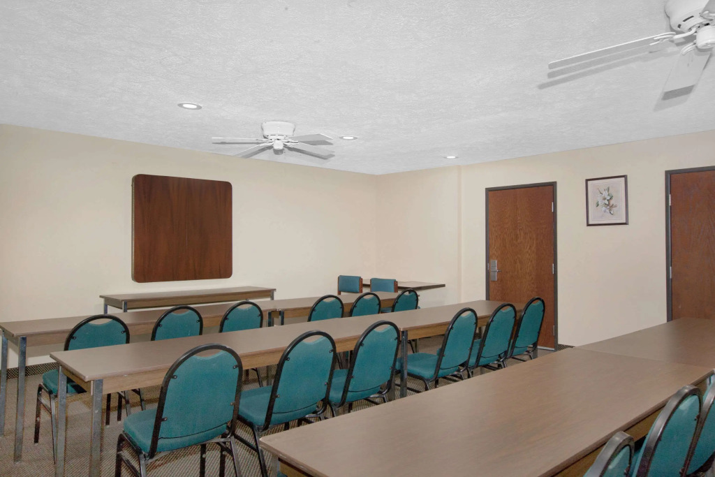 Microtel Inn & Suites by Wyndham Meridian