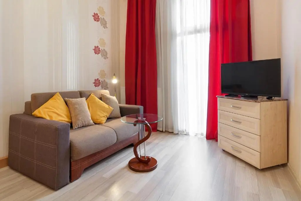 Queens Apartments4
