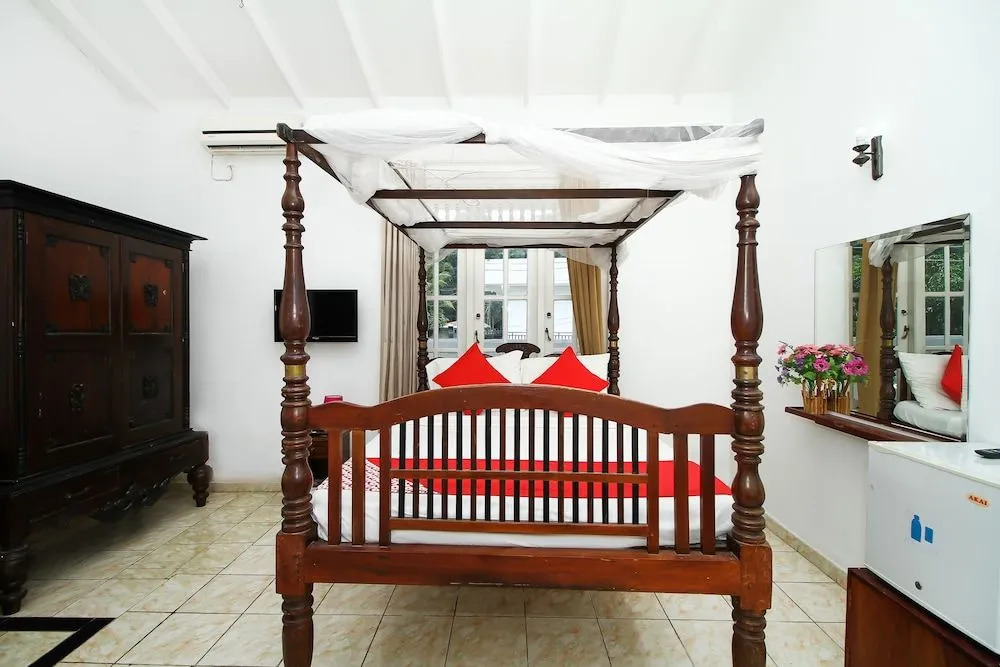 OYO 347 Hotel Empryean
