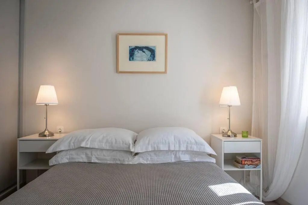 Newly Renovated 1730's Venetian Loft (02) !