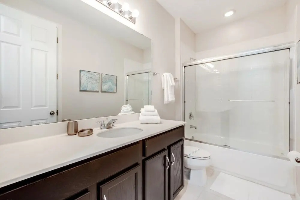 9 BD 6.5 BH House Villa