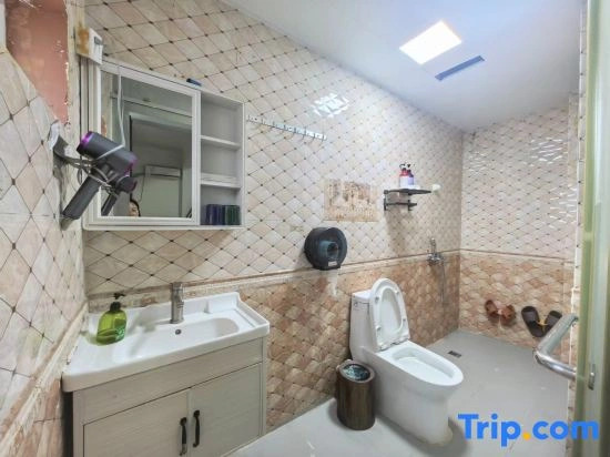 Shenzhen Lezizai Meijiu Time House B&B（Yangmeikeng/judiaosha)）