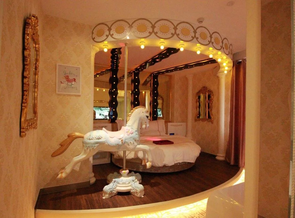 Crystal Theme Hotel