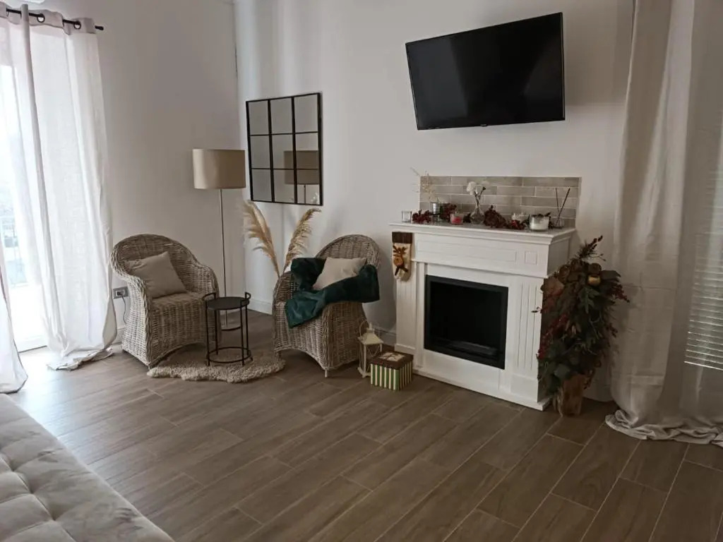 Casa Rosamari - su Lago di Posta Fibreno, Appartamento con camino