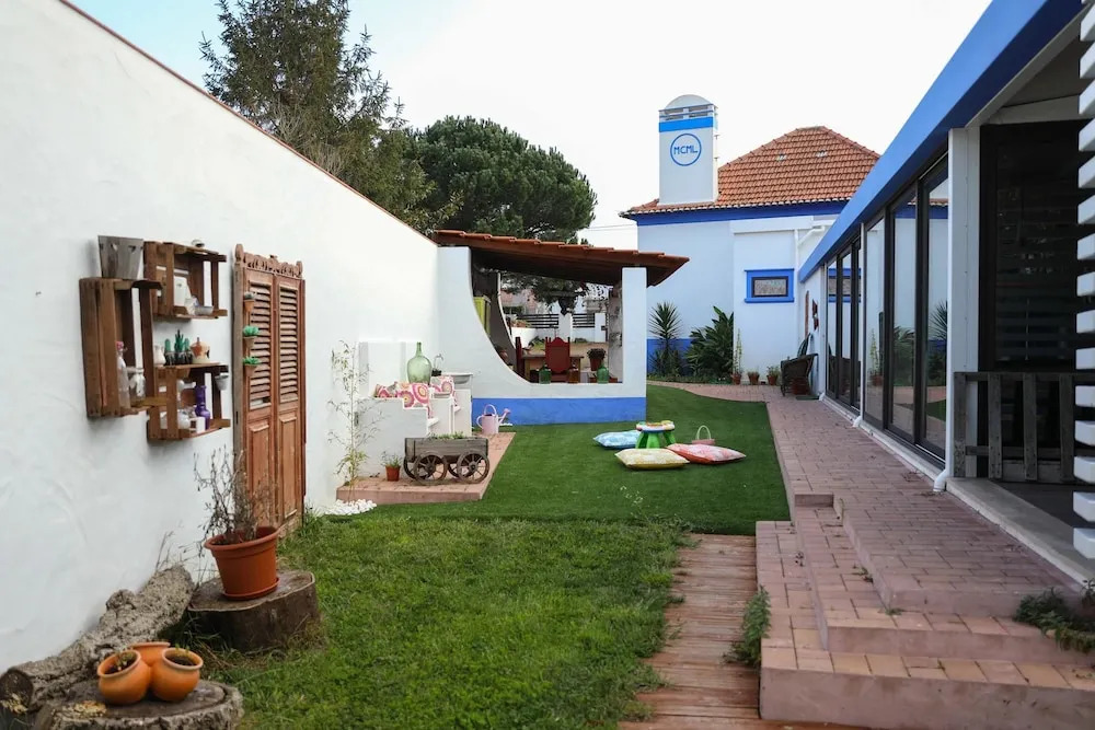 House With 3 Bedrooms in Marinha Grande, With Enclosed Garden and Wifi