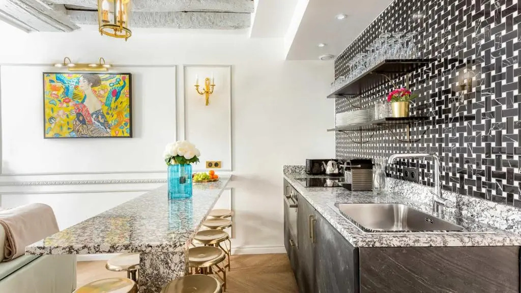 Luxury 4 bedroom 3 bathroom Aristocratic apartment - Louvre