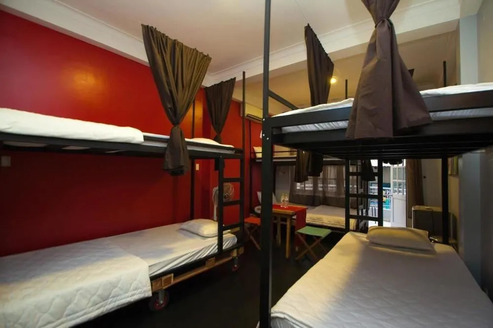 Full Moon - Hostel