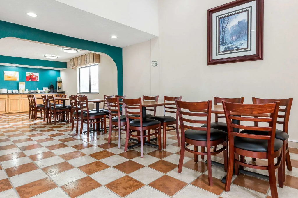 Quality Inn & Suites Bloomington University Area