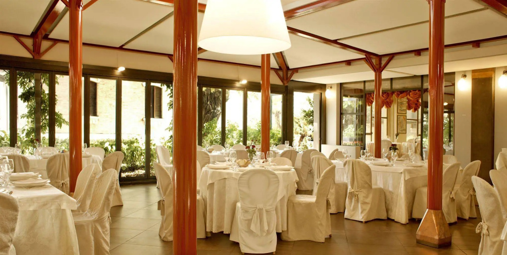 Deco Hotel