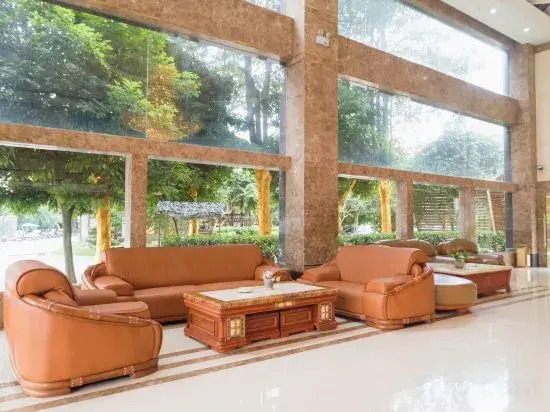 Oriental Crown Holiday Hotel