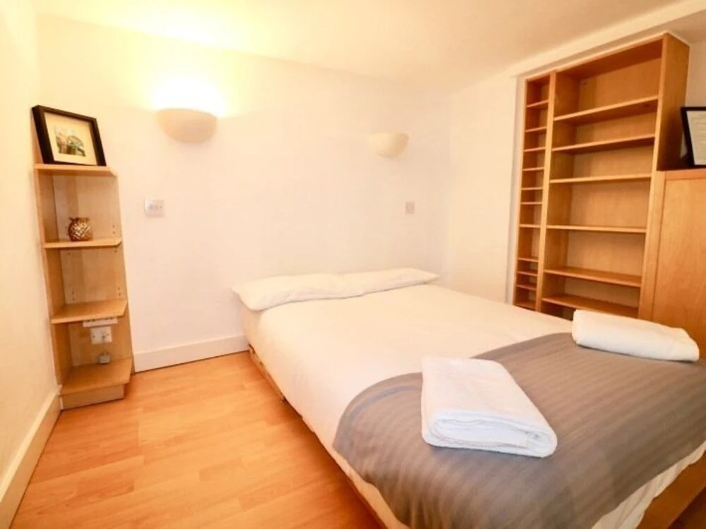 HFS Studio Next To Hydepark L15