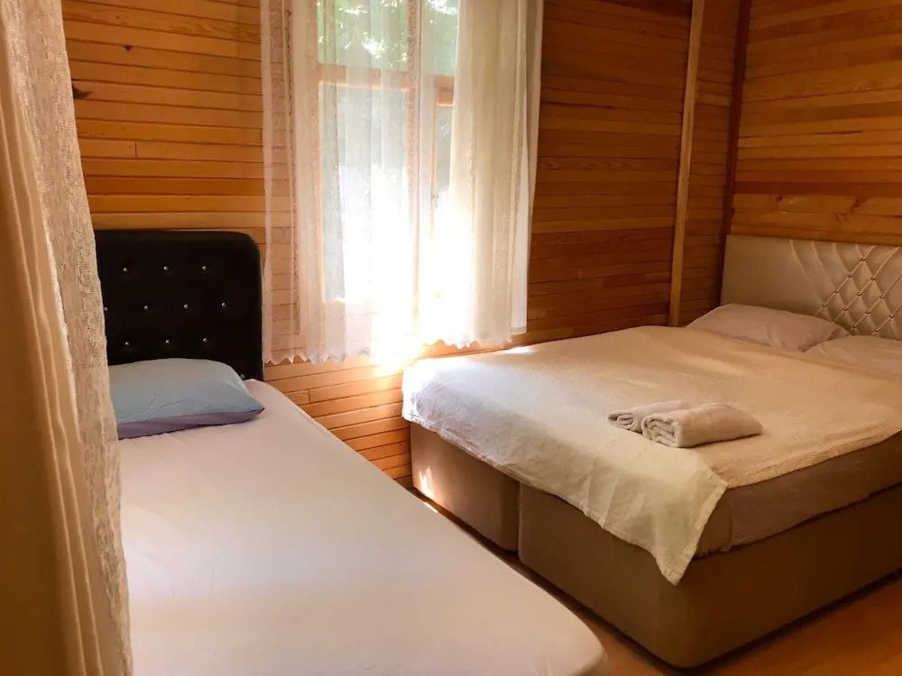 Kapuzbasi Selalesi Sahin Motel