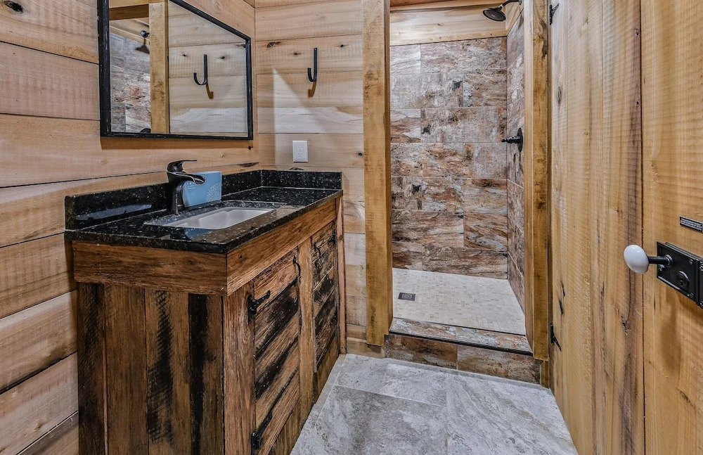 Just Like Paradise 4 Bedroom Cabin by RedAwning
