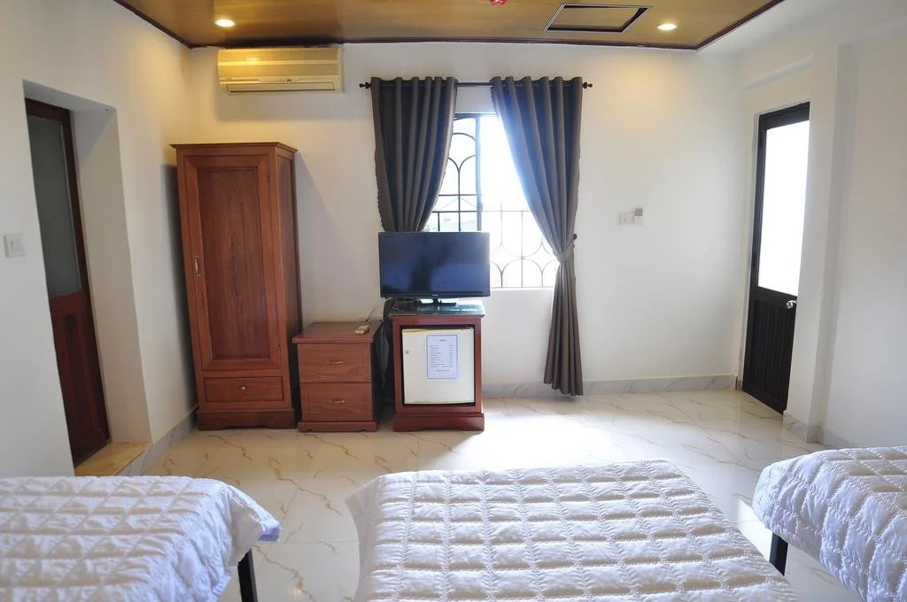 Tipi Hostel